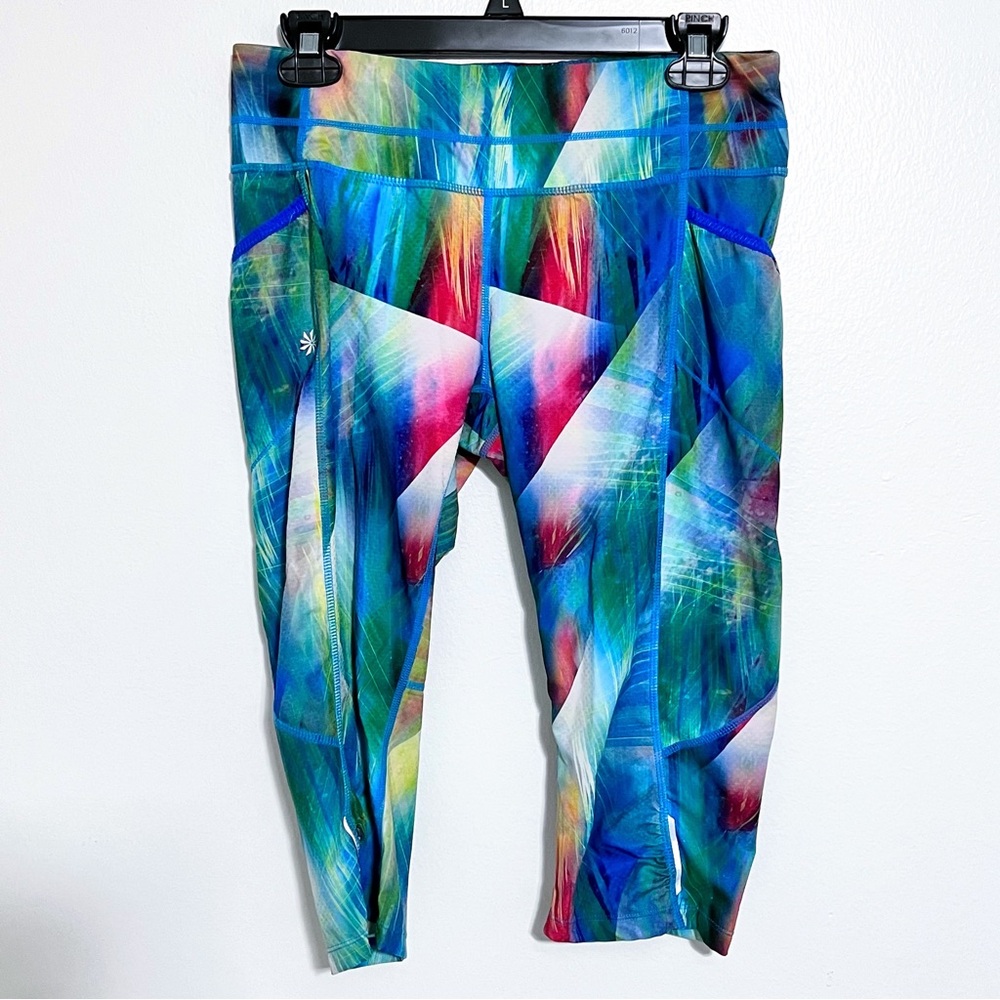 EUC Women’s Athleta Dobby Be Free Knicker crop leggings Size M